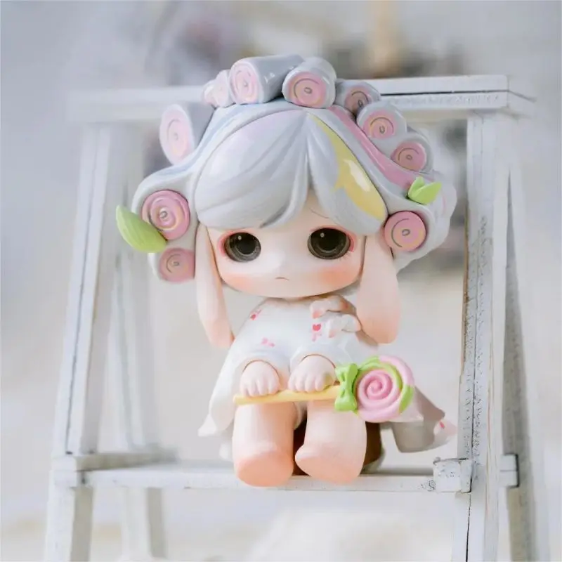 Super cute Rabeea Freshman Series Figure ToyQueen Cute Princess Big Eyes Girl CollectionDesigner Toy