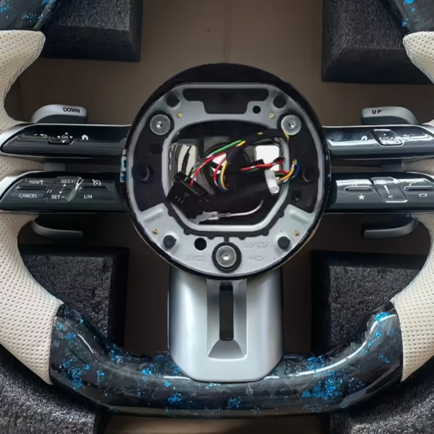 Custom Dragonfly Blue Forged Carbon Fiber High End Steering Wheel For Mercedes W205 W213 C257 CLS C190 W46117 W166 W177 W213 view 4
