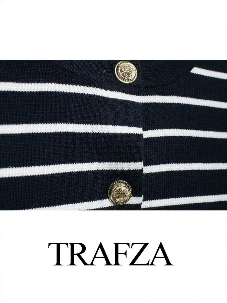 TRAFZA 2024 Autumn New Women's Retro Round Neck Single-Breasted Slim Top Women's Fashion Striped Knitted Cardigan Jacket