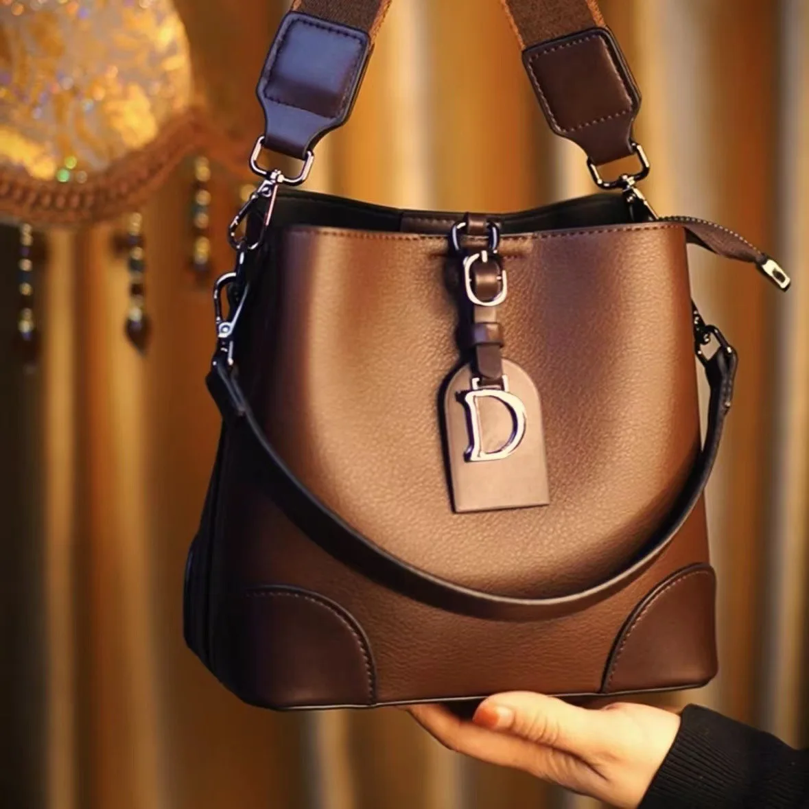 

Soft leather versatile women's new fashion 2025 handbag large capacity single shoulder bag bucket bag