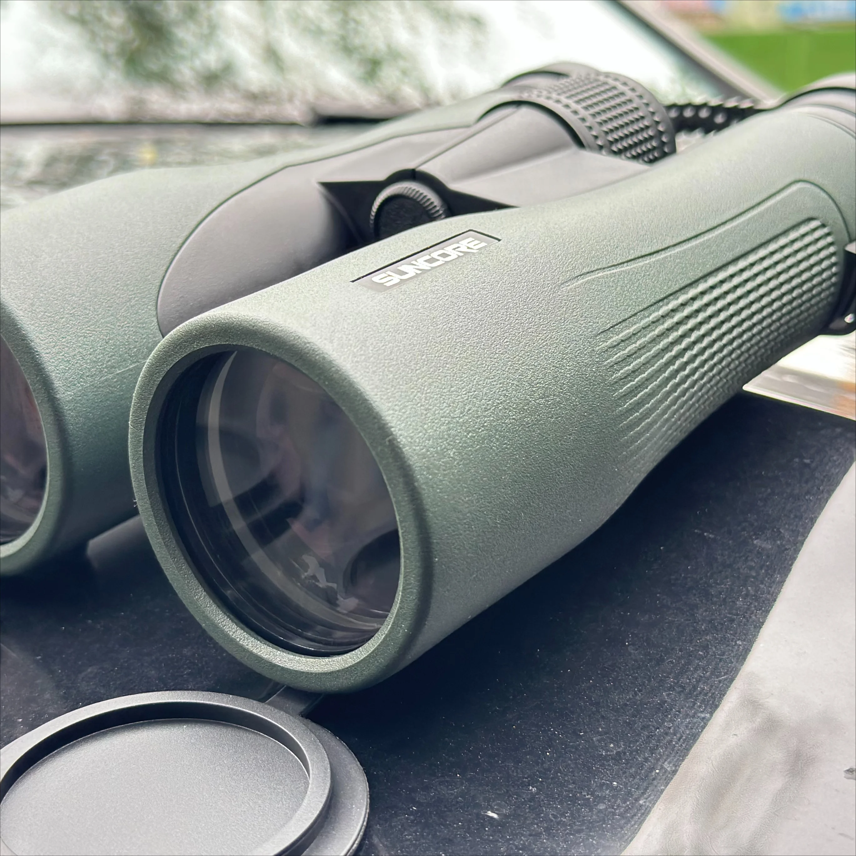 SUNCORE 10x50 Large Aperture Professional Binoculars: HD Quick Focus, Includes Carrying Case, Designed for Adults in Mountaineer