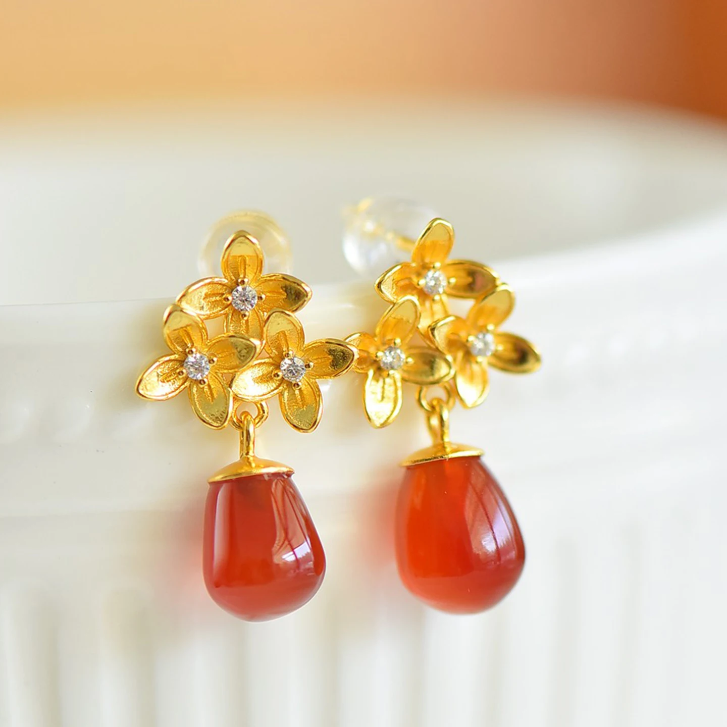 orecchini-a-goccia-in-agata-rossa-naturale-argento-s925-gioielli-da-donna-con-fiore-rosso-design-originale-fatto-a-mano-alla-moda