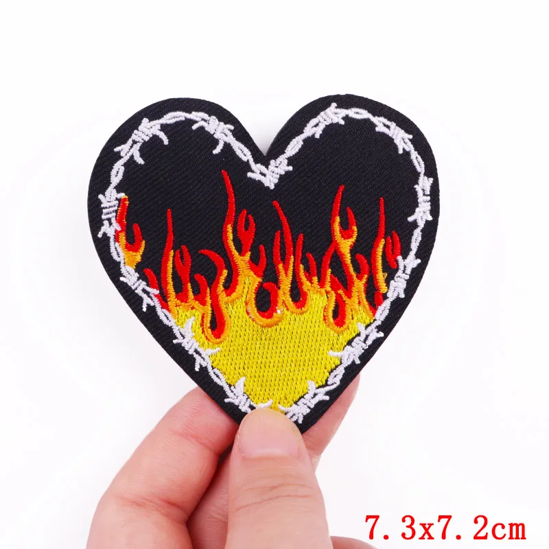 Hippie Metal Rock Skull Embroidered Patches For Clothing DIY Iron On Patches On Clothes DIY Punk Black White Skull Patch Sewing