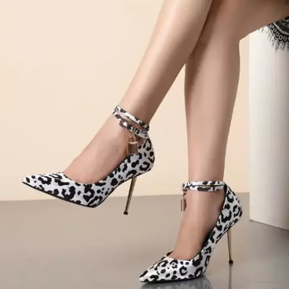 

Metal Decoration Meta Heel Pumps Sexy Pointed Toe Mixed Colors Ankle Buckle Strap New Arrivals Fashion Women Modern Shoes