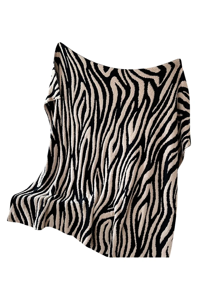 Premium Zebra Pattern Sofa Cover Blanket Half Edge Plush Blanket Office Lunch Break Blanket Aviation Blanket Decoration Blanket