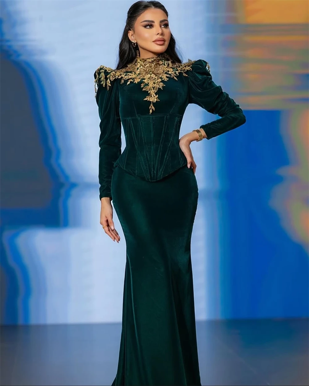 

Customized Simple Green Velvet Evening Dress Classic O-Neck Long Sleeves Celebrity Gowns Soft Mermaid Appliques Cocktail Dress
