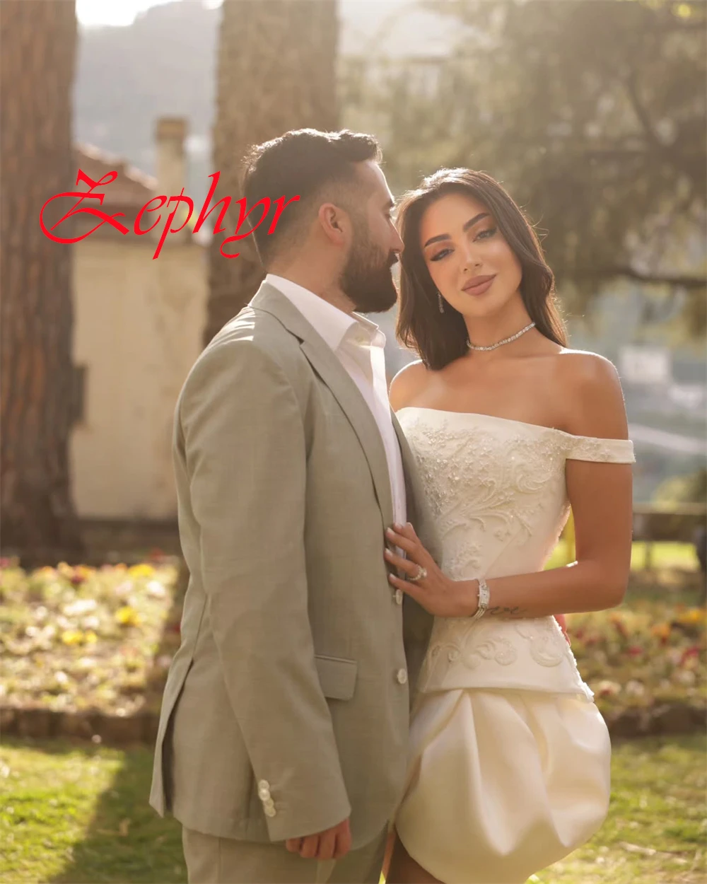 

Customized Exquisite White Satin Wedding Dress Elegant Strapless Off the Shoulder Bridal Gowns Court Train Open Back Dress