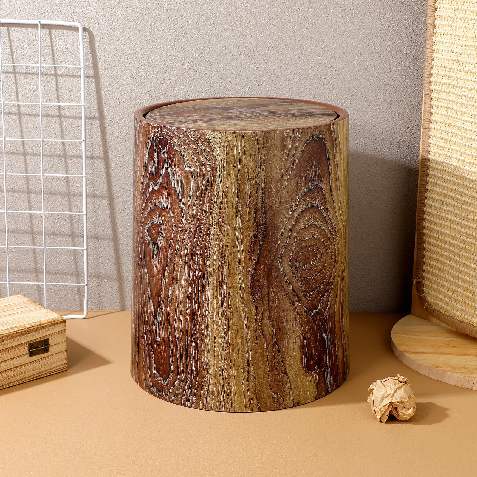 Imitation Wood Grain Trash Can Swing Lid Household Garbage Bucket Lightweight Plastic Waste Bin Smooth Interior for Kitchen