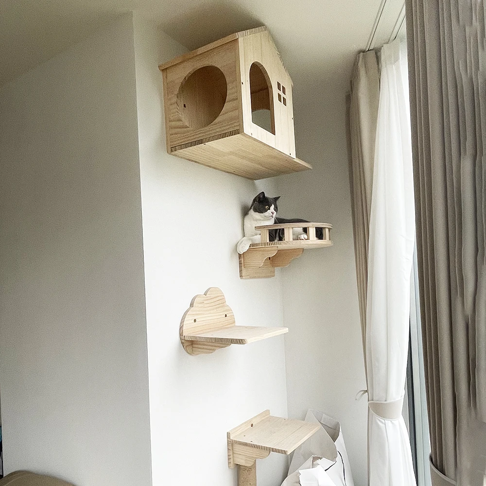 Wall-mounted cat lookout with cat face pedal and sisal scratching post, suitable for multiple cats and various household types