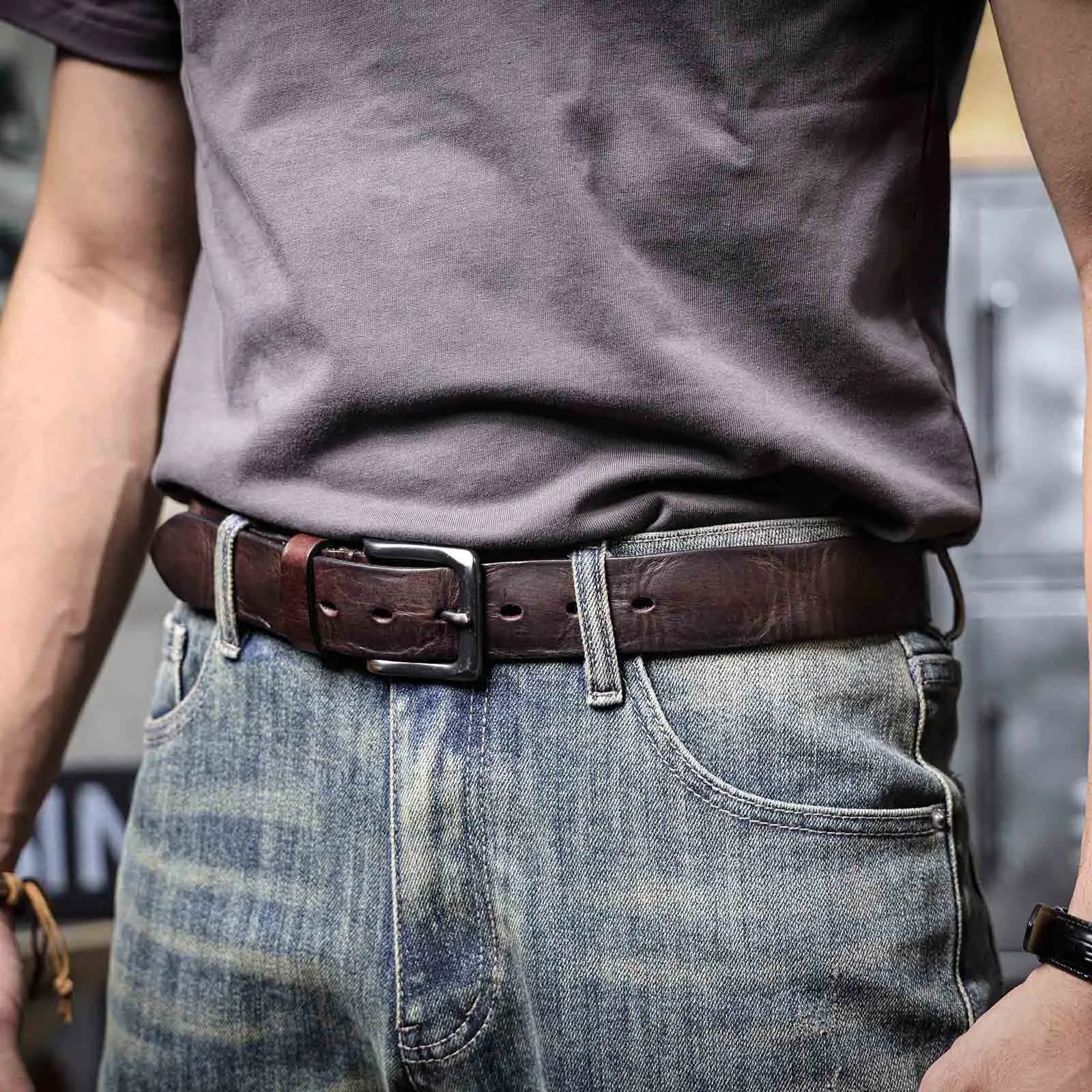Vintage Echtleder Herren-Gürtel aus Rindsleder mit Dornschließe, Italienisches Verdicktes Leder mit Geschenkbox, Ideale Geschenkwahl – Detail 6