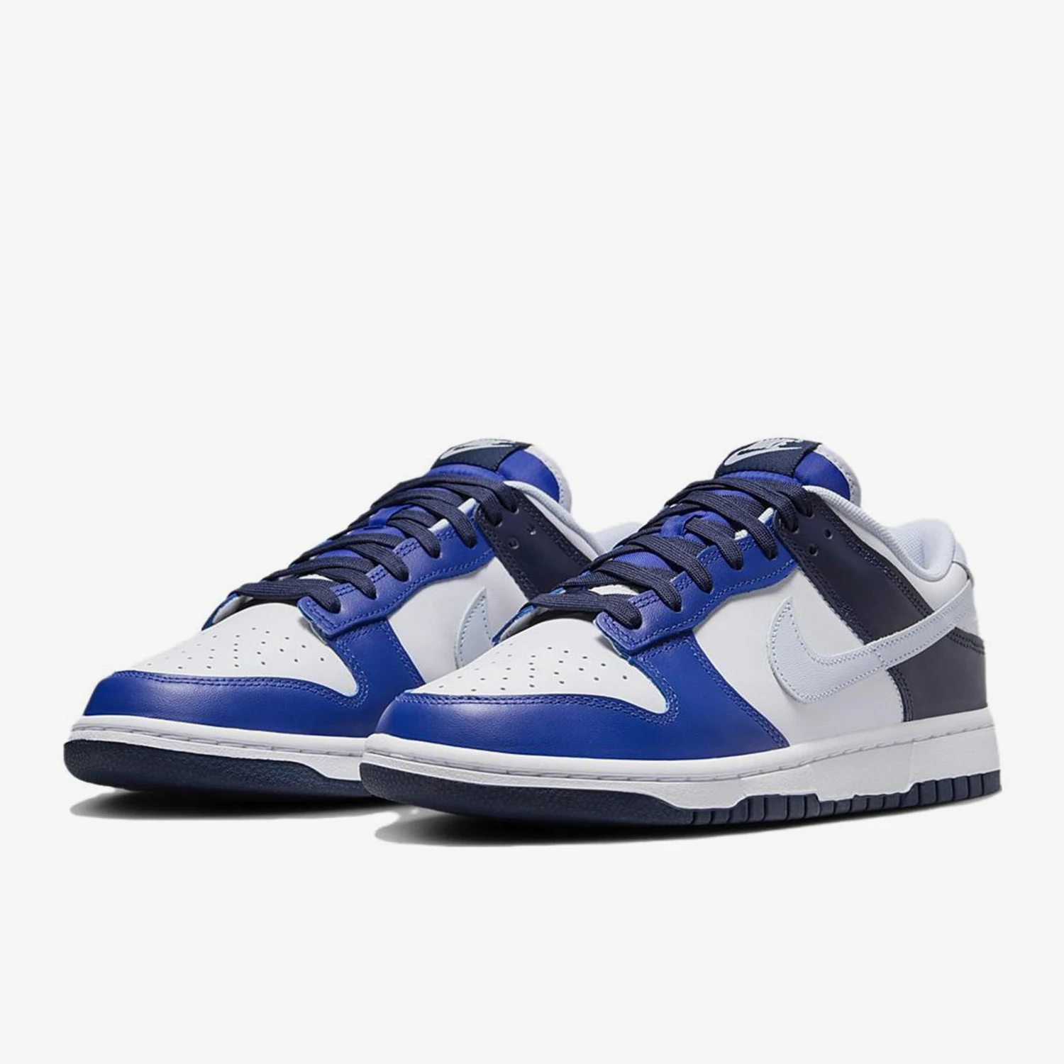 Nike Genuine Dunk L…