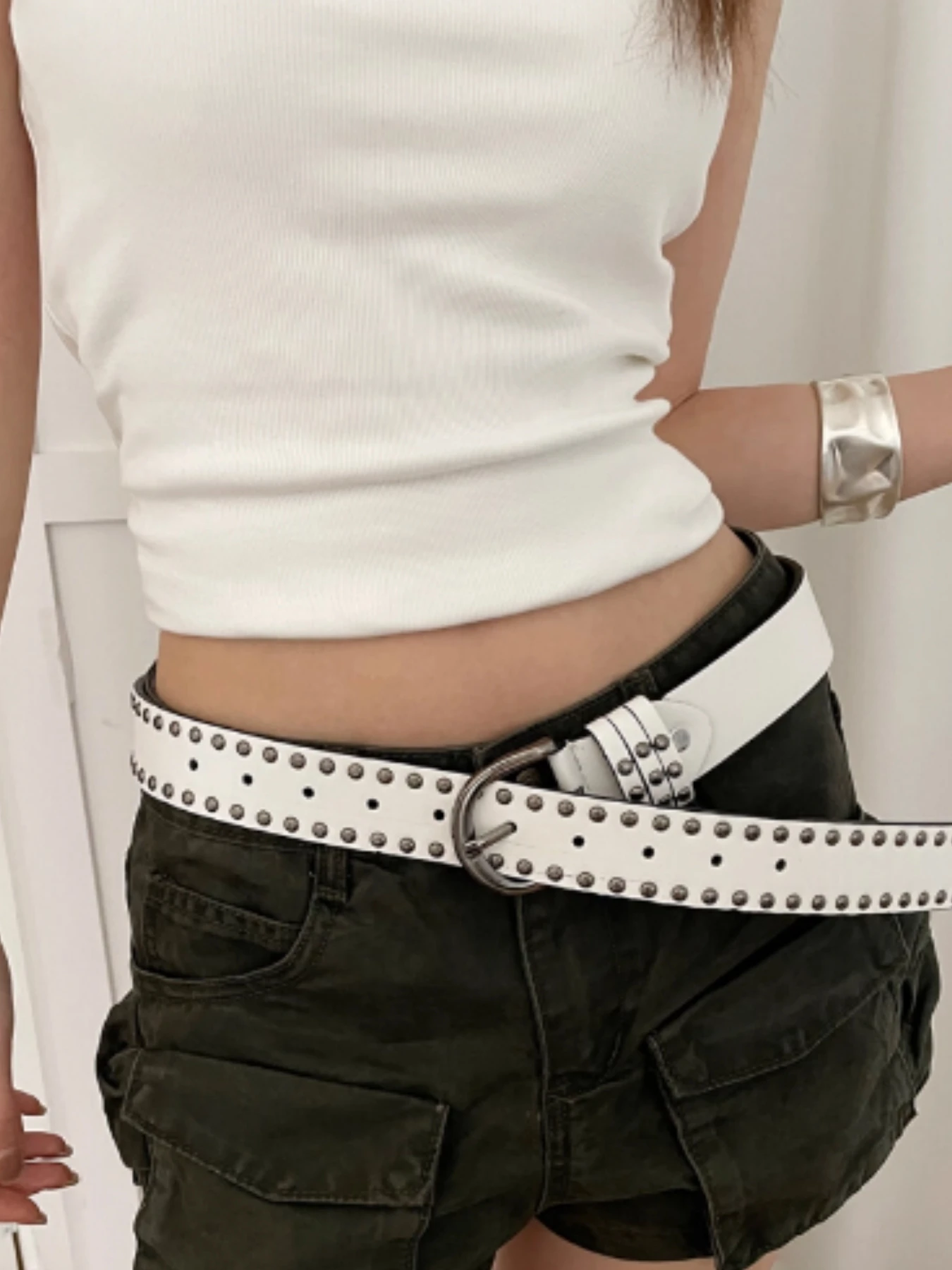 Ladies' retro rivet belt, with an American style design resembling a belt, paired with skirts and jeans for decoration