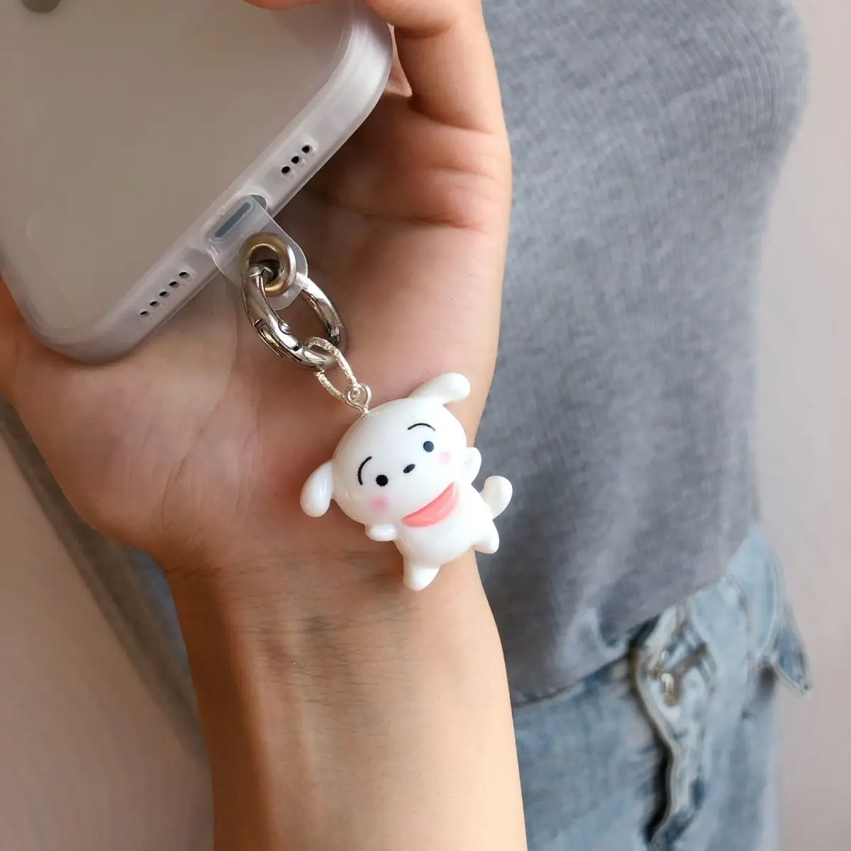 ใหม่ Kawaii Crayon Shin-Chan จี้พวงกุญแจโทรศัพท์มือถืออุปกรณ์เสริมอะนิเมะการ์ตูนนักเรียนน่ารักความงามเรซิ่นเครื่องประดับของขวัญ