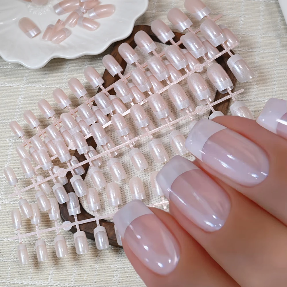 120 قطعة واسعة الأبيض يميل بيرليسسينت الأظافر وهمية للنساء لامعة الفرنسية مربع الصحافة على الأظافر DIY بها بنفسك أنيقة واسعة الفرنسية الأظافر كاذبة