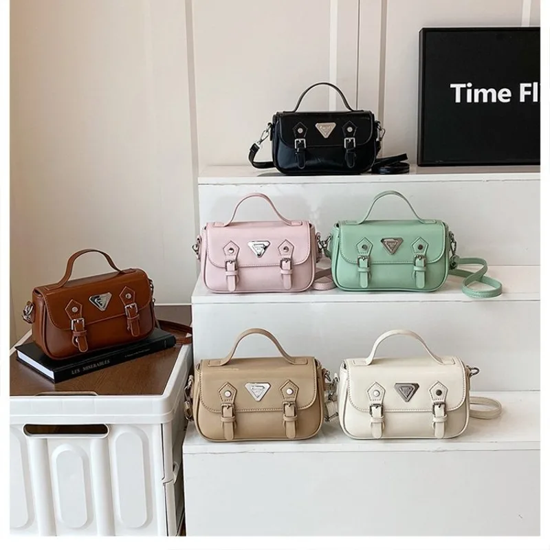 

Luxury Designer Letter Emblem Diaper Bag For Women Large Capacity Tote Elegant Leather Crossbody Shoulder Bag Stylish Logo