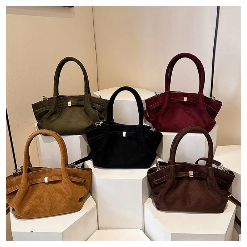 

Luxury Ladies Tote Bag Crafted From Premium Leather Featuring Classic Paris Style And Trendy Vintage Commuter Look​