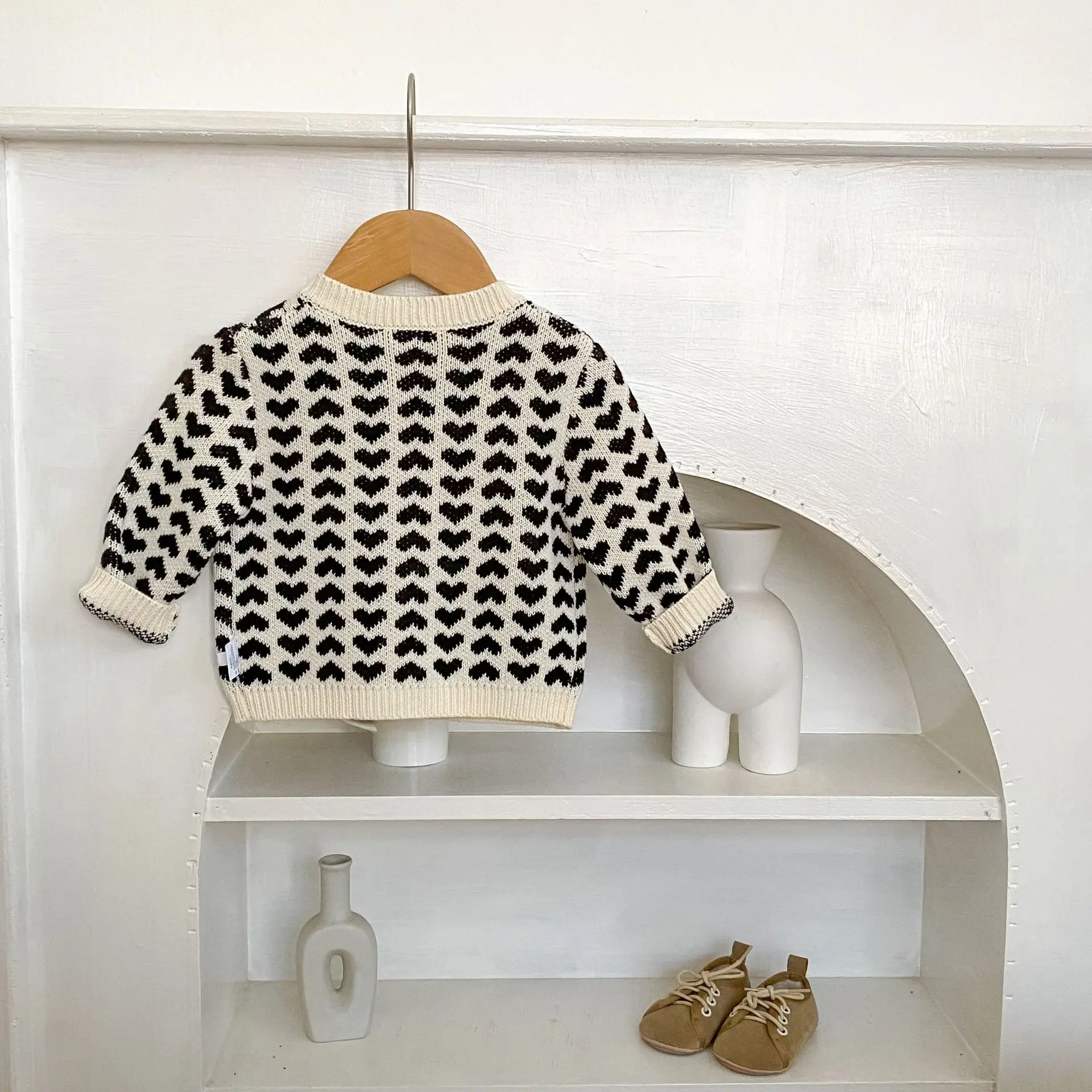 Nubao Spring and Autumn New Love Jacquard Coat for Girls Round Neck Cardigan Comfortable Outerwear Sweater