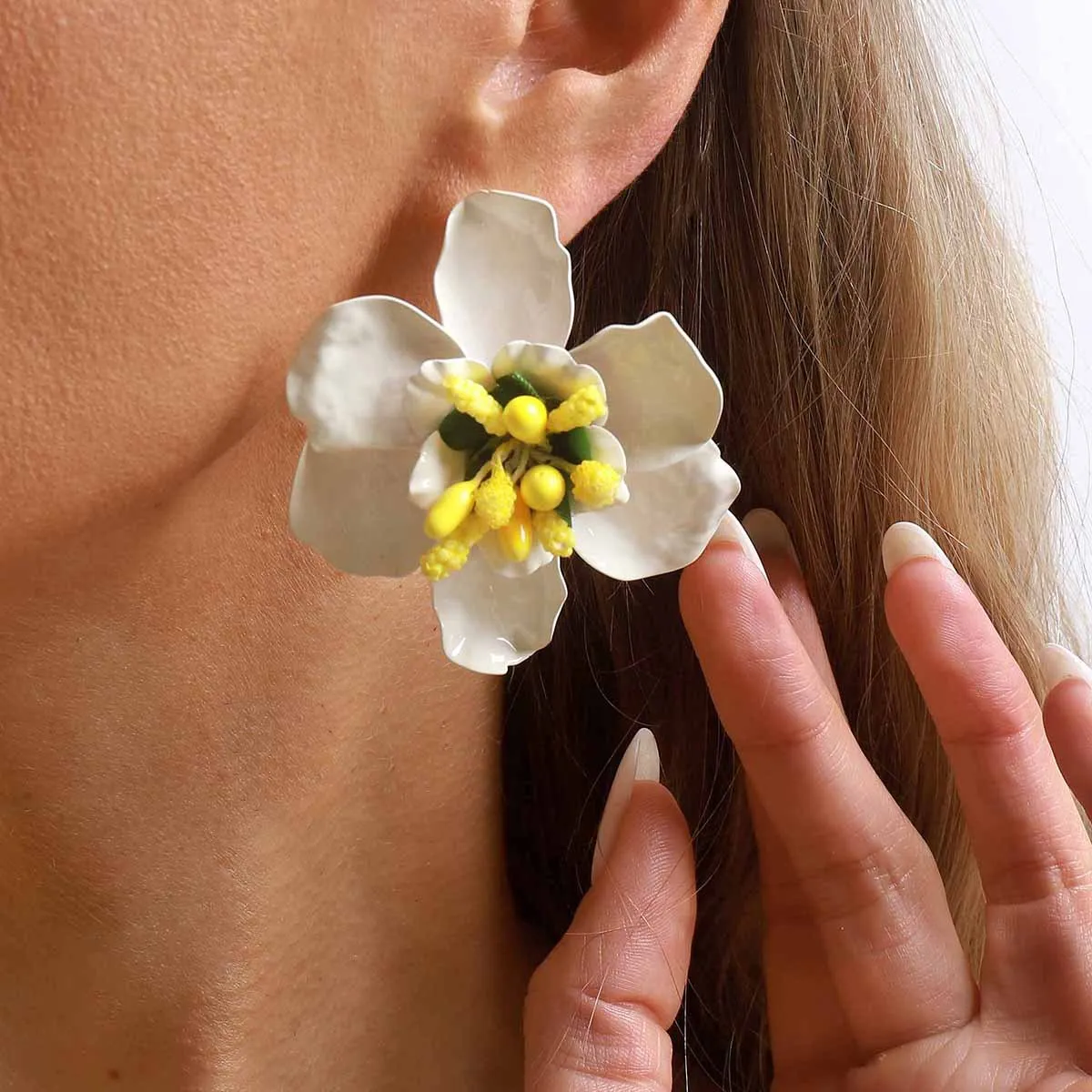 3D Matte White Petal Floral Drop Earrings Yellow Stamen Center Runway Style Spring Summer Garden Party Ear Jewelry