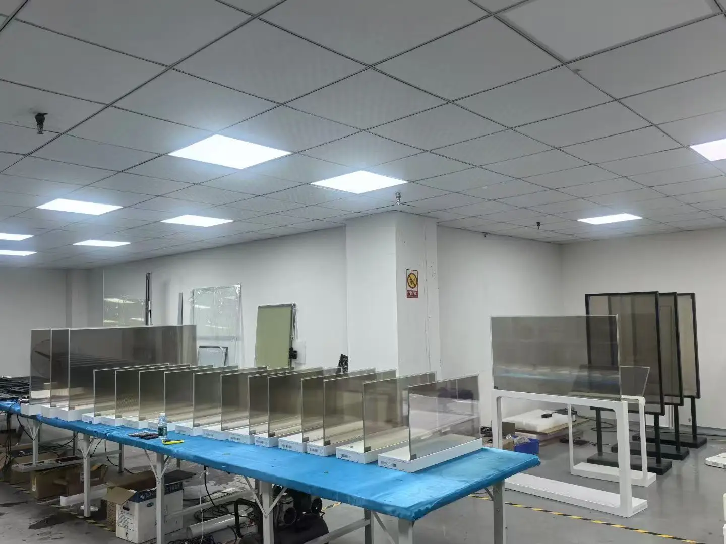 55 Inch Transparent Oled Screen 4k HD Touch Ultra Thin Transparent OLED Digital Signage And Display