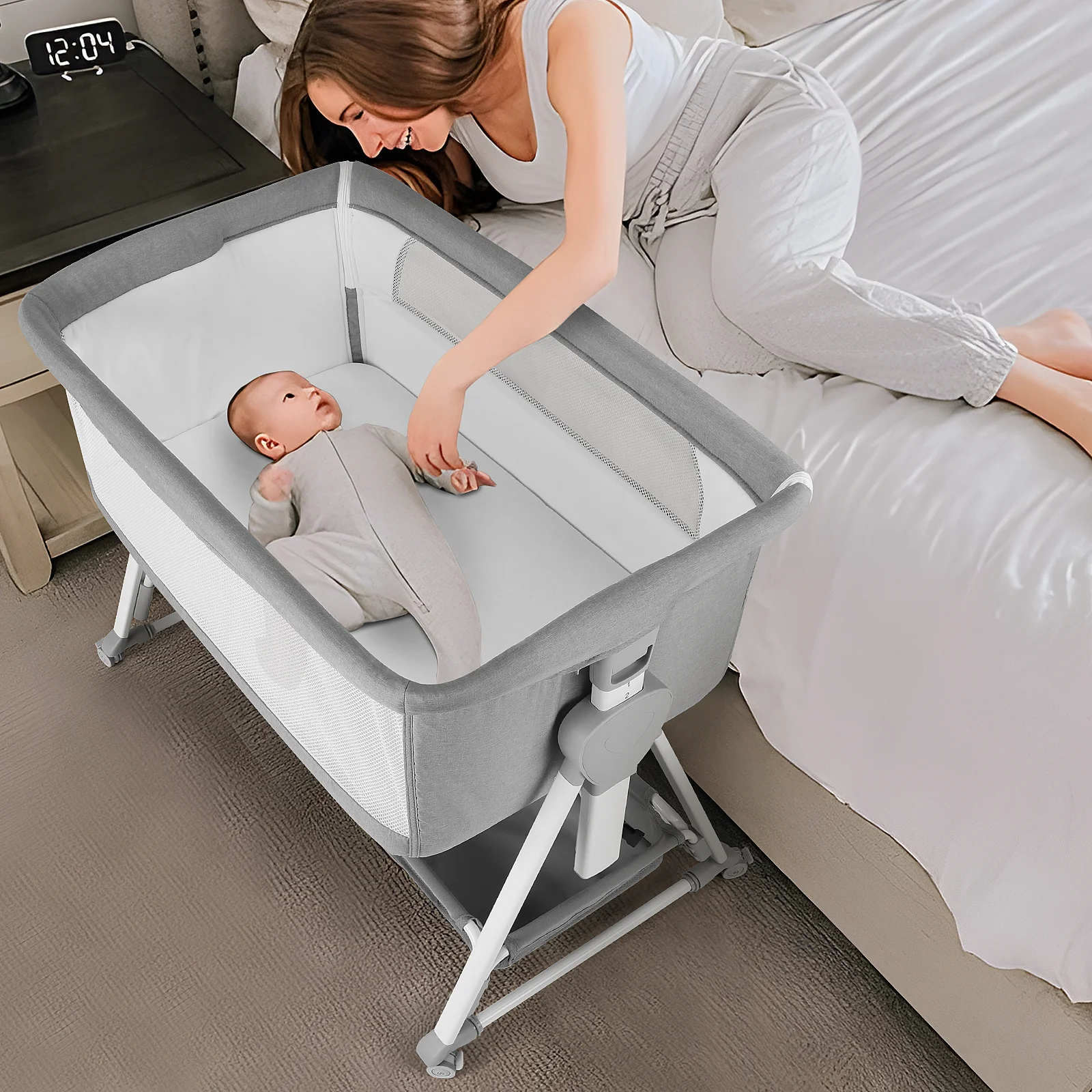 Baby Bassinet, Beside Sleeper for Baby Easy Folding Bedside Bassinet with Storage Basket and Wheels to Reduce Mom's Fatigue