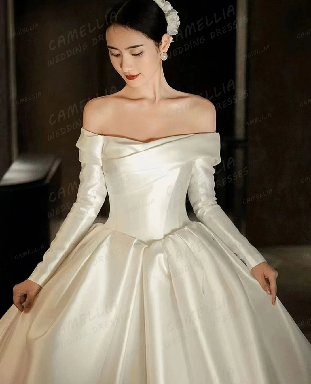 Luxury A Line Wedding Dresses Women's Sexy Off Shoulder Bridal Gowns Formal Long Sleeve Elegant Pleat Satin Vestidos De Novias