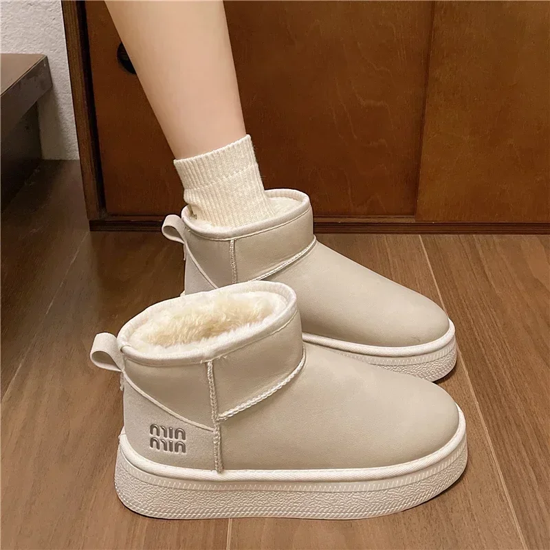 Women's Thick Sole Warm Snow Boots Wear-resistant Anti-slip Round Head Boots Women One Kick Breathable Suede Suede Leisure 2024