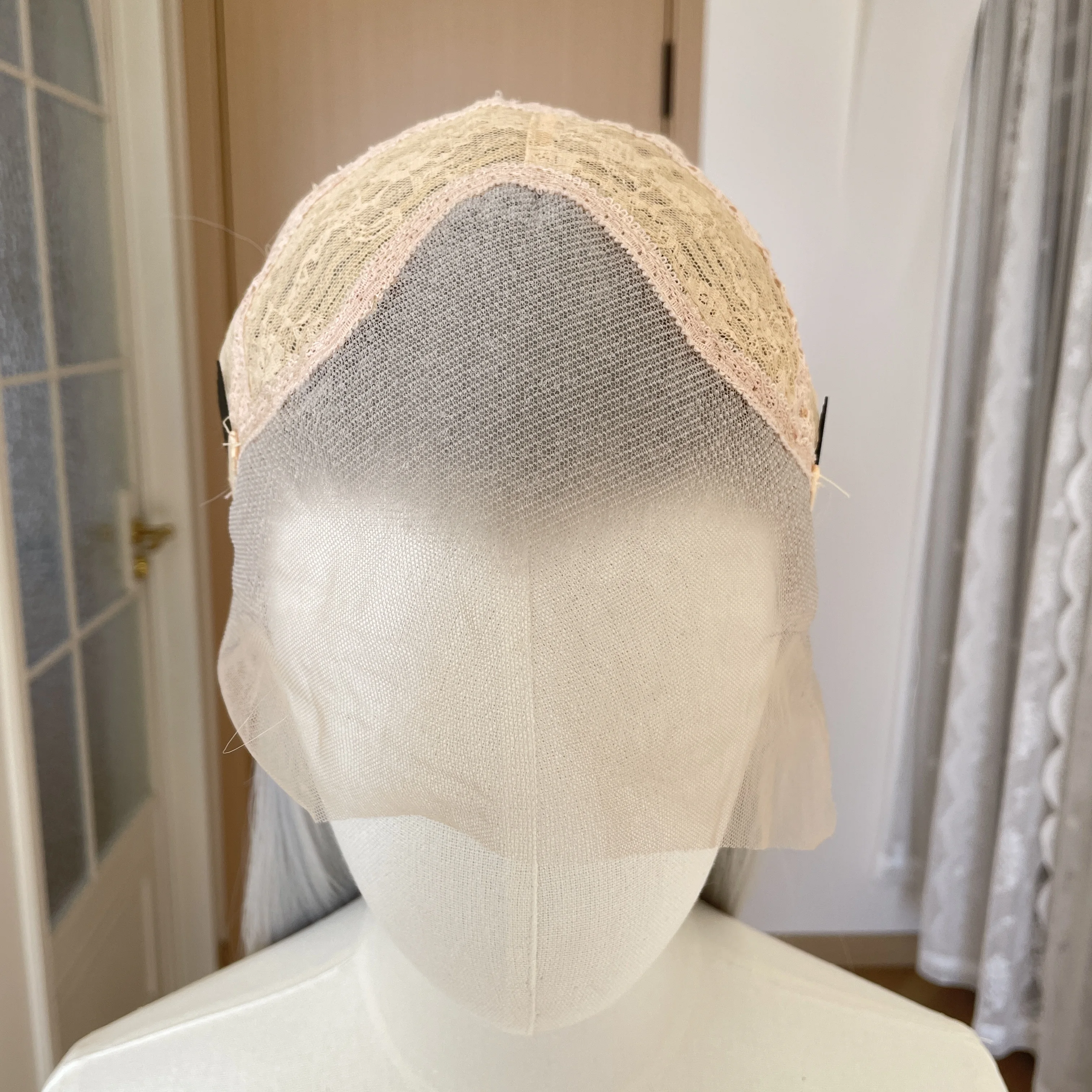 26 Inch Long Straight 13x4 Synthetic Lace Front Wigs for Women Widow‘s Peak Silver Grey Elf Cosplay Wigs Free Part Glueless 150%
