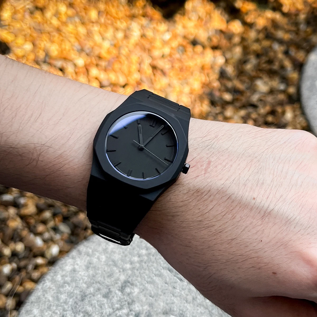 Men's 4PCS Watch Set Fashion Casual Black Resin Quartz Watch Free Necklace Bracelet Rings