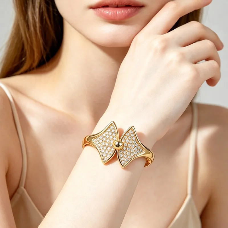 Elegant Minimal Pearl Open Bangle Vintage European Alloy Adjustable Wristband Popular Ladies High End Hand Ornament