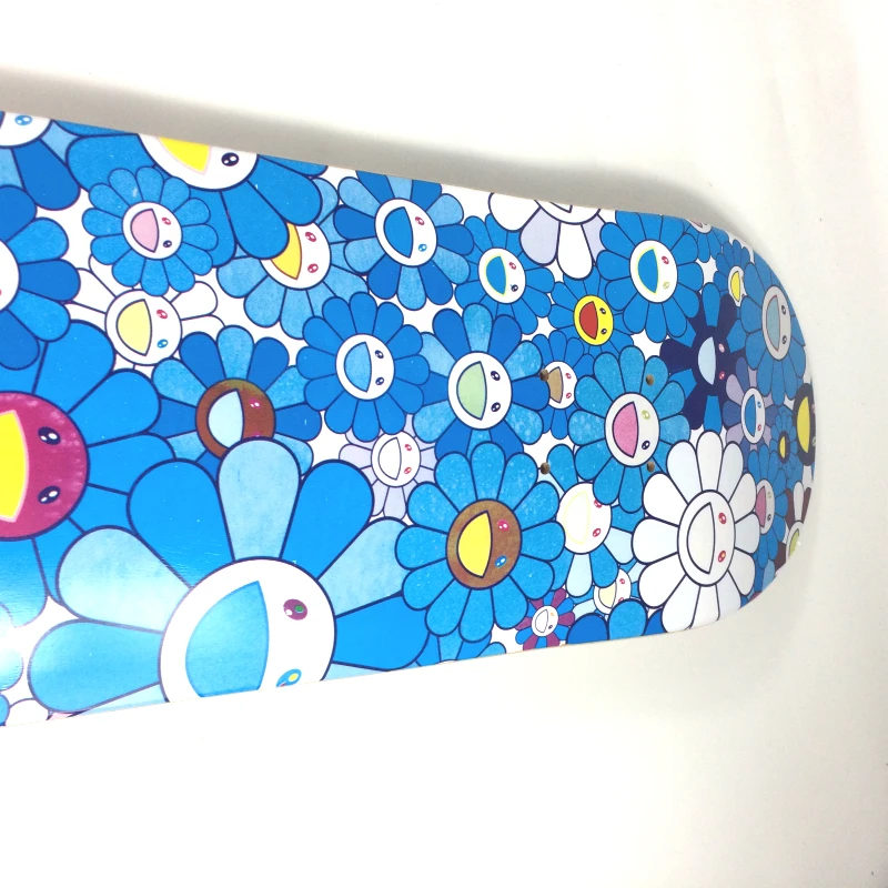 Tm/kk Skateboard Deck moderne Kanada Ahorn. Anhänger Dekoration blaue Farbe sammeln Kunst. Modemarke. Internat ionaler japanischer stil