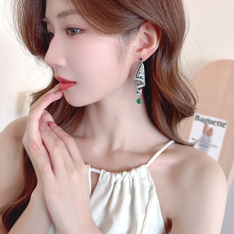 Women's Light Luxury Design Elegant Vintage Inlaid Zircon Earrings Fashionable And Versatile Niche Design Earrings