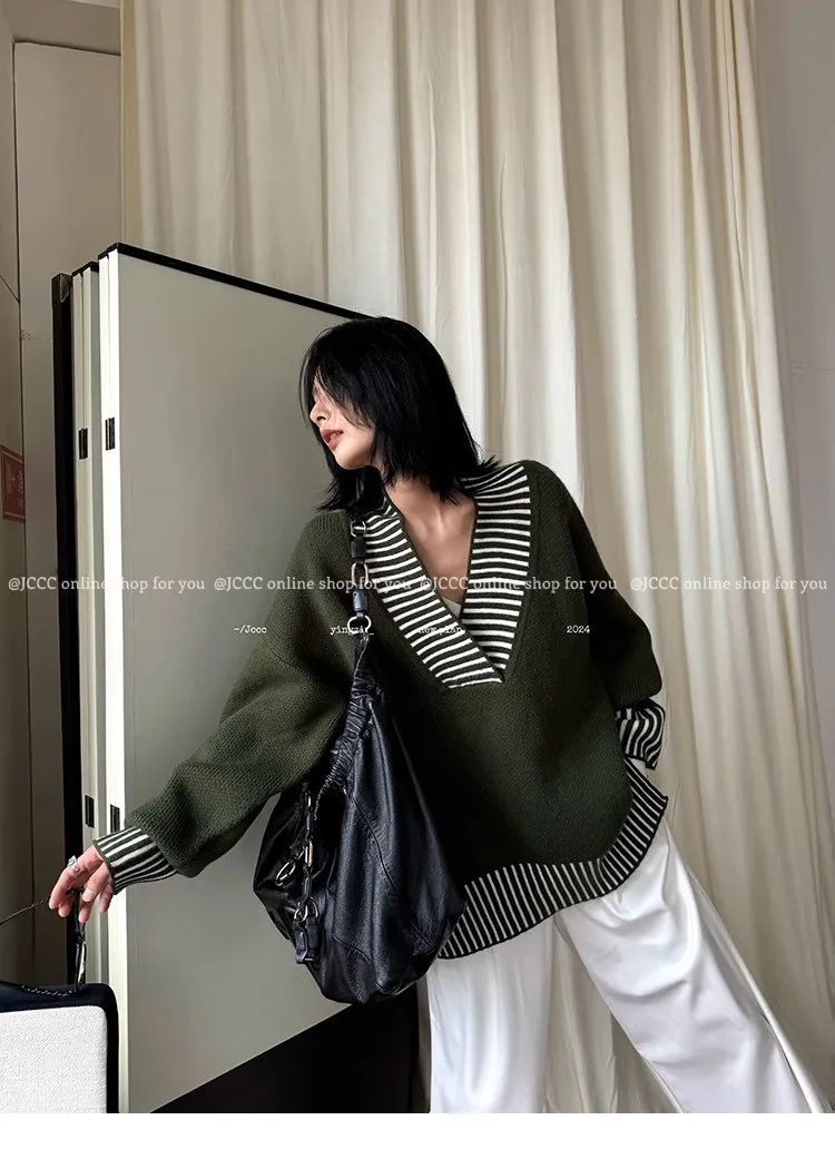

2025 new autumn [Green Field Collection] Temperament versatile loose slim V-neck silhouette knitted gauges heavy sweater for wom
