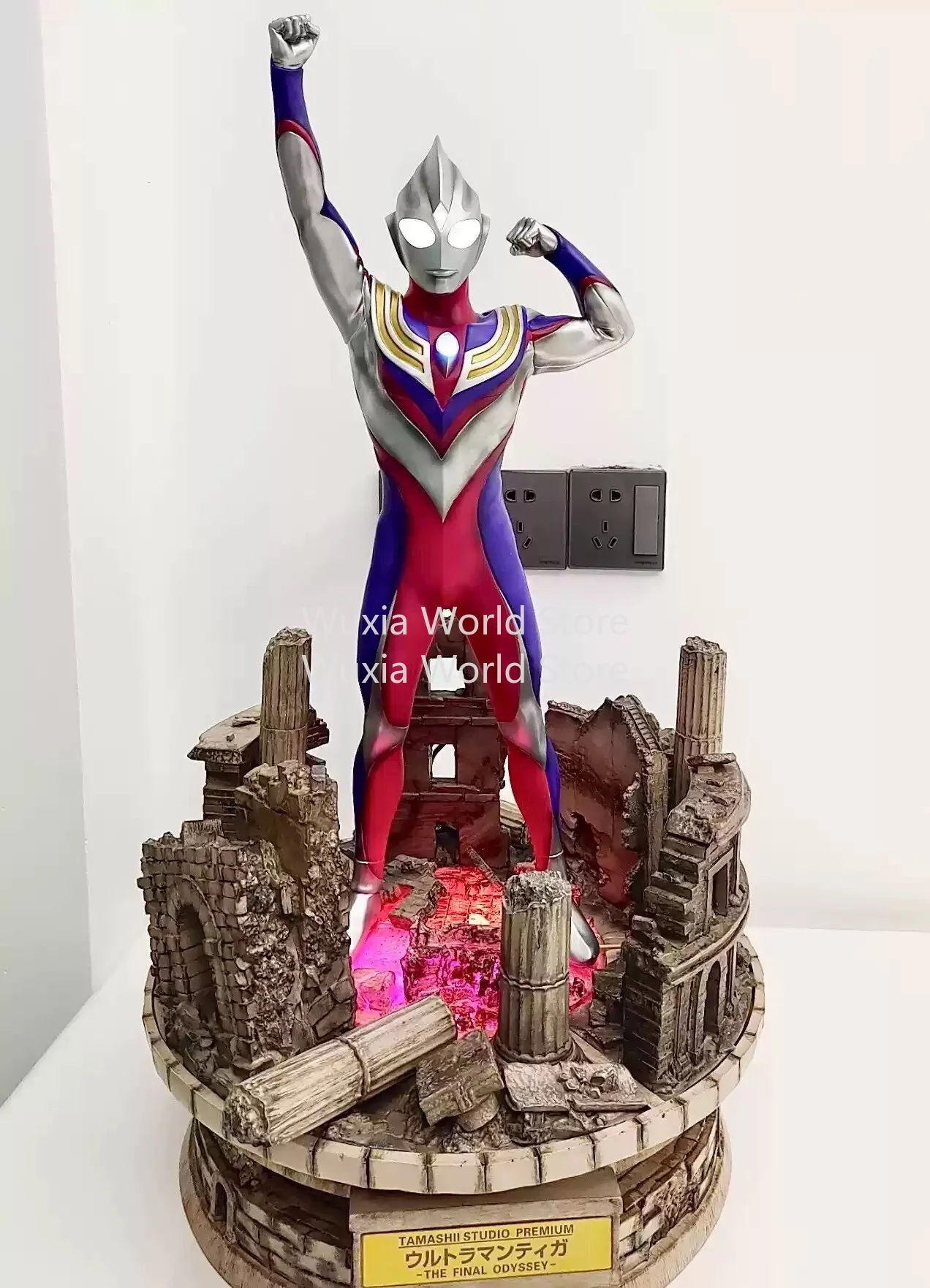 재고 있음 67cm 높이 울트라맨 티가 애니메이션 피규어 컬렉션 모델 라이트업 데스크탑 장식품 어린이를 위한 최고의 선물