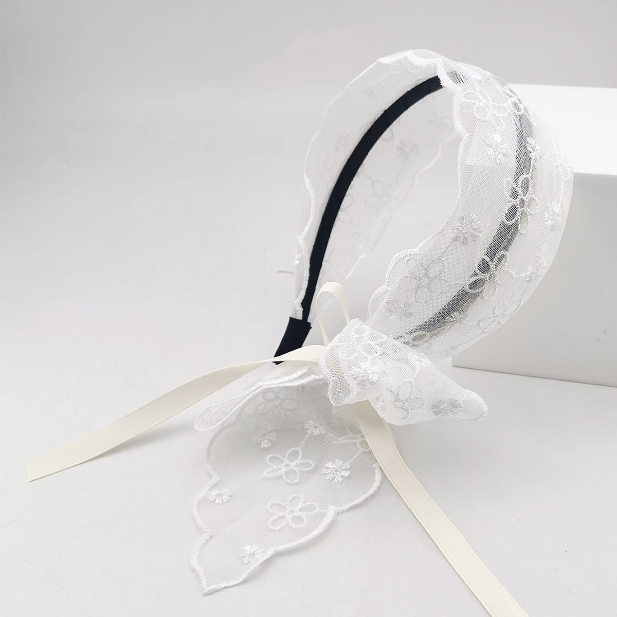 New Vintage Pastoral Lace Hair Band White Lace Bow Wrap Sweet Headband Elegant Embroidery Ribbon Headband Wedding Accessories - view 5
