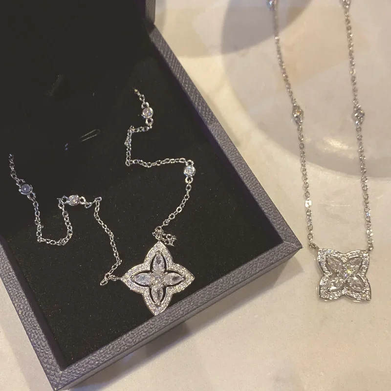 

MDLFES Mo!ssan Diamonds Style Same Necklace Gold-plated Micropavéd Zirconia Fine Work Everyday Pendant