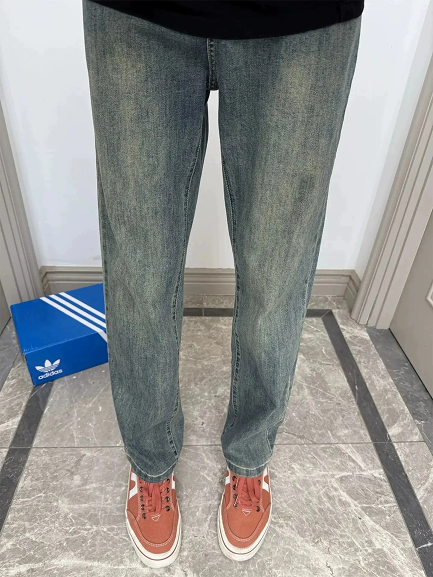 

Мужские джинсы в стиле ретро, американские, приталенные, с высокой талией, удлиняющие ноги, прямые, с легким расклешением, в стиле High Street