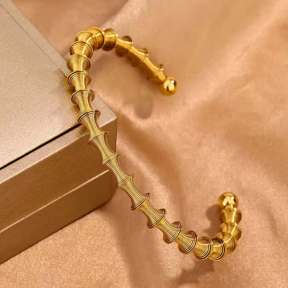 

Wholesale 3/5/10pcs Stainless Steel C Shape Open Bracelets Unisex Waterproof Chunky Bangles Titanium Hand Jewelry For Women Men