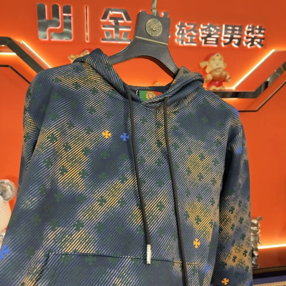 2025Autumn and winter new men's hooded sweater fashion design trend sense light luxury pullover long sleeve niche top