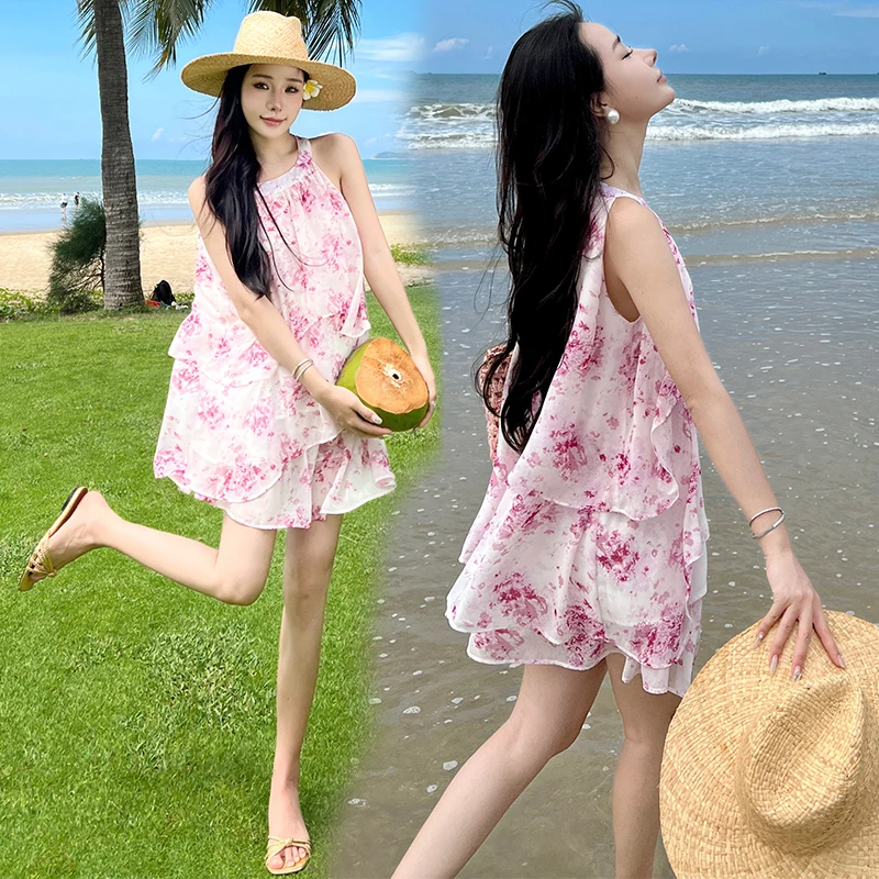 Beach Vacation Hanging Neck Sleeveless Fragmented Flower Dress Short Skirt Women's Summer 2024 New Fairy Small Two Piece Set