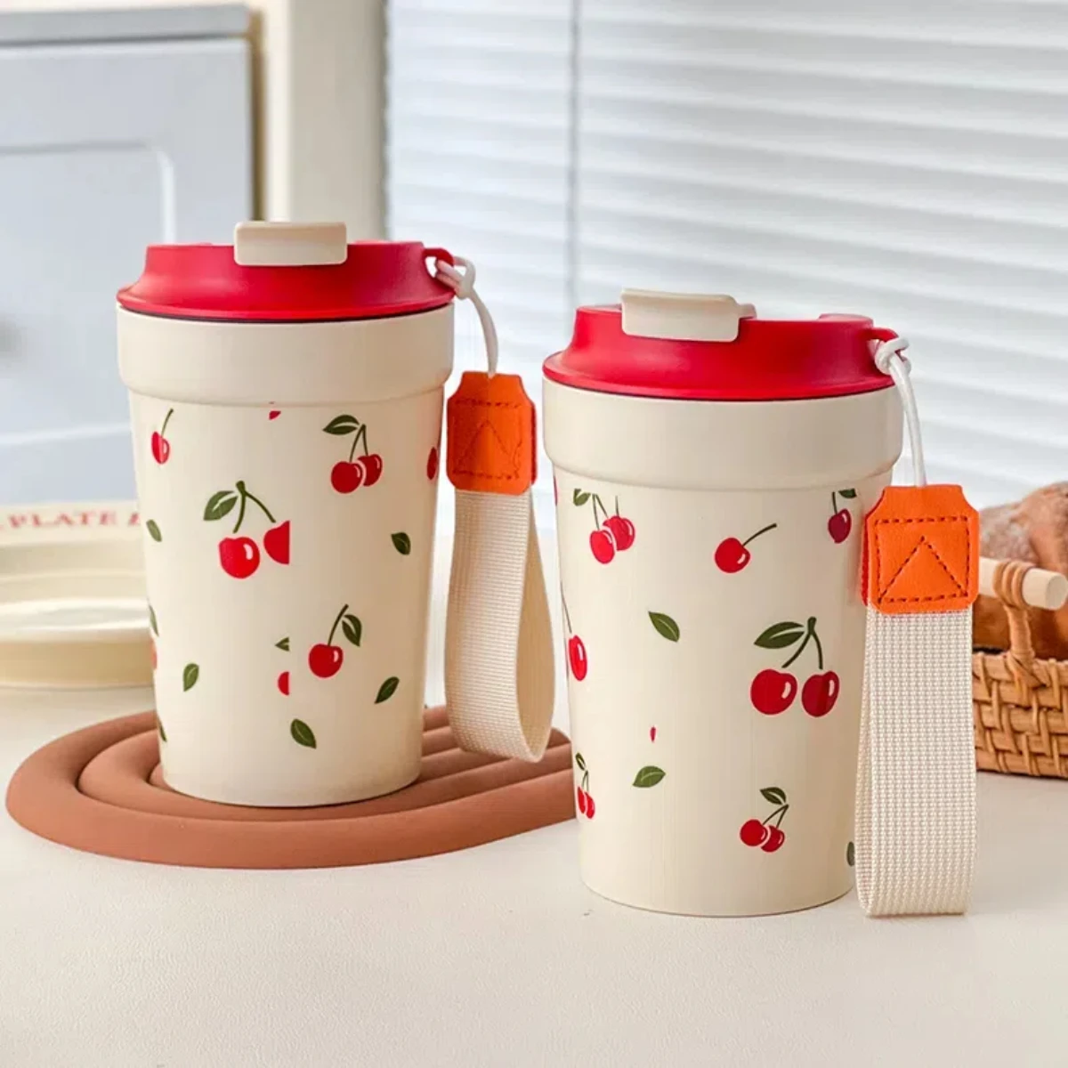 WORTHBUY Reusable Plastic Water Cup Sealed Leak Proof Tumbler With Lid Heat-Resistant Sport Water Bottle Portable Coffee Cup