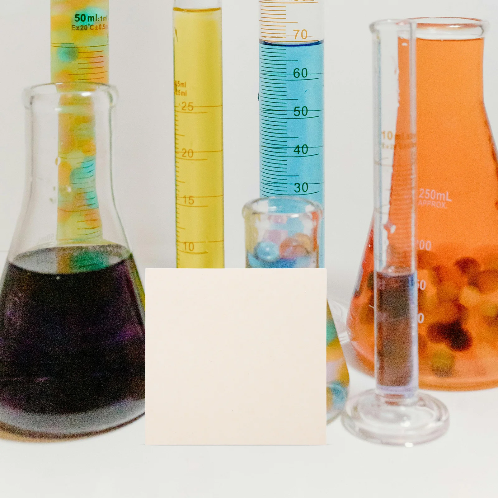 

100 Sheets Qualitative Filter Paper Square Laboratory Filtration White Coarse Efficient Impurity Removal for Chemistry Lab Use