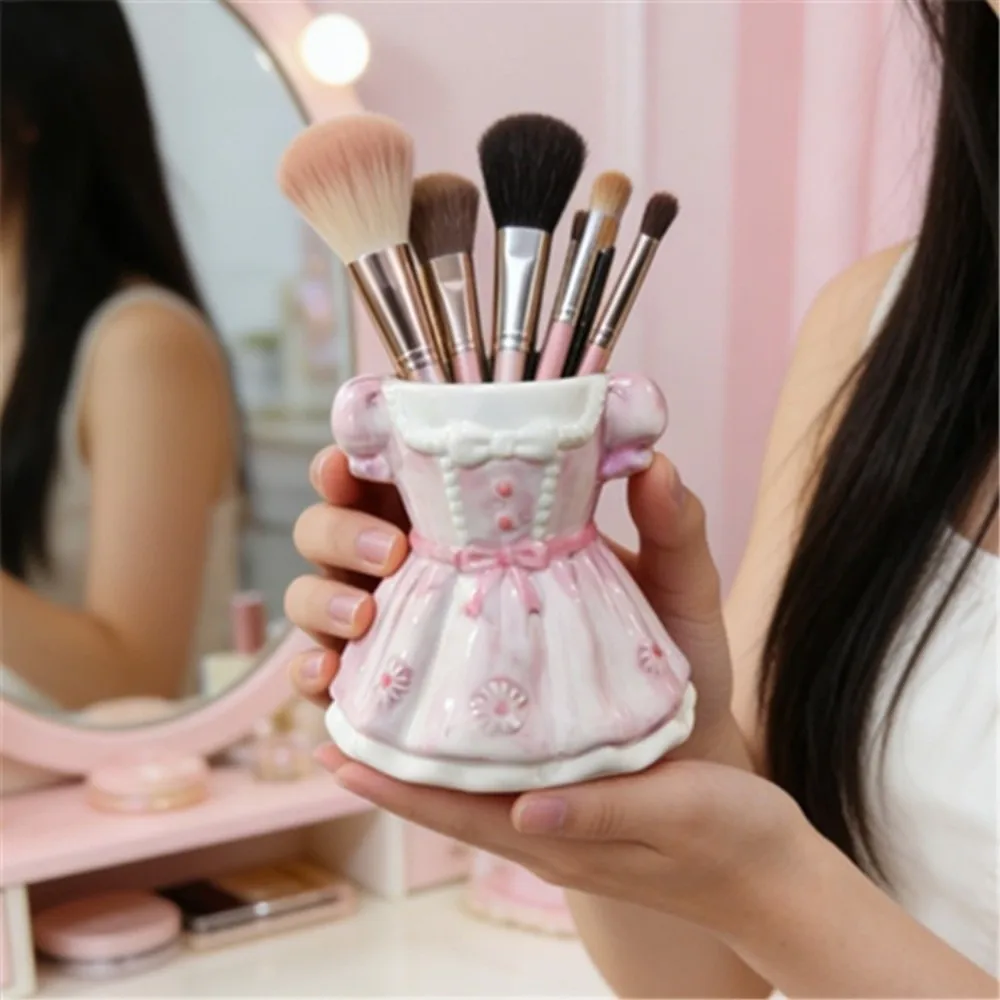 Ceramic Makeup Brush Holder Sweet Large Capacity Bow Pen Holder Organizer Desk Decoration Princess Dress Storage Box