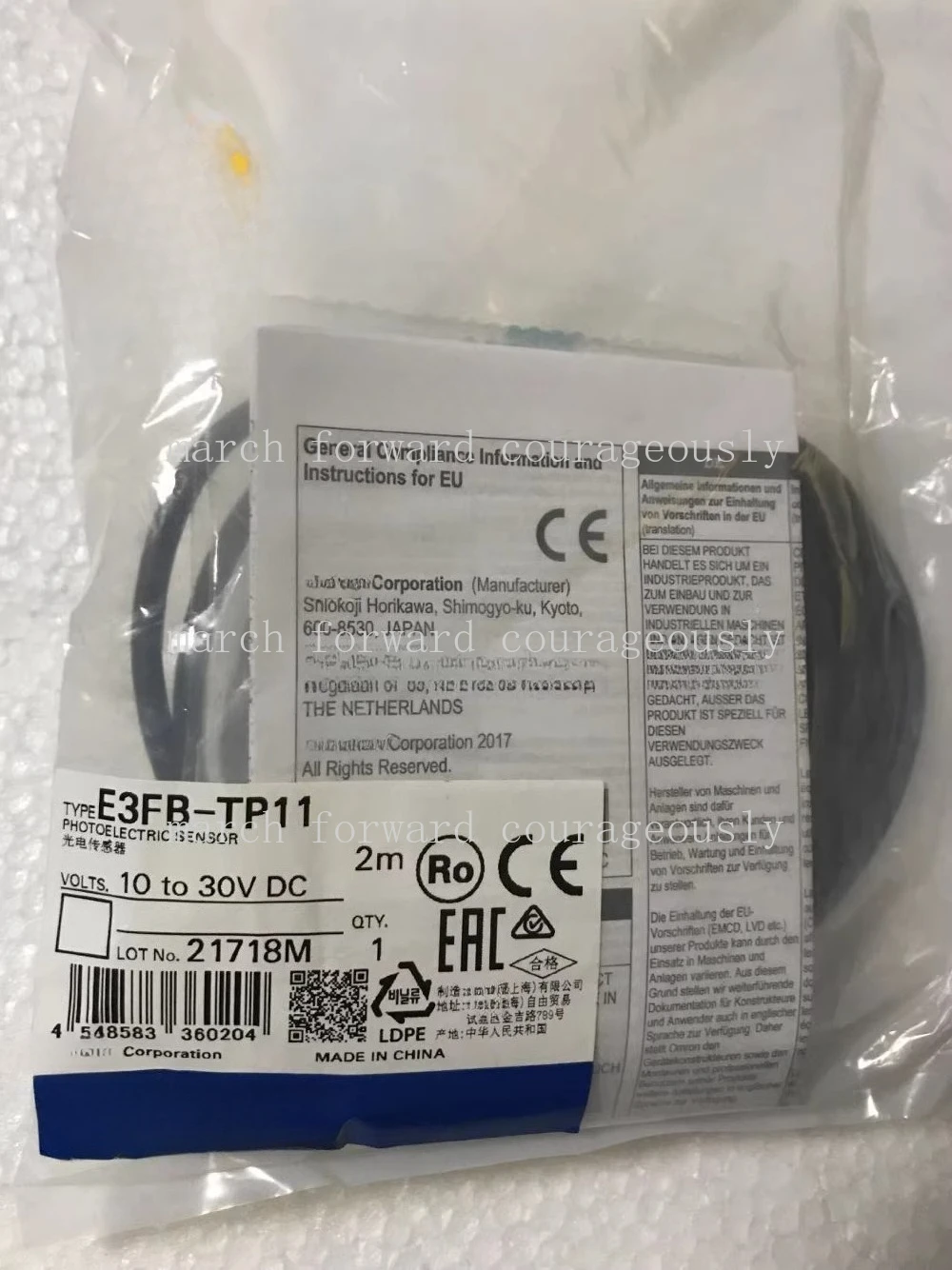 

Оригинальный фотоэлектрический датчик Omron E3FB-TP11 барьерного типа с металлическим корпусом PNP