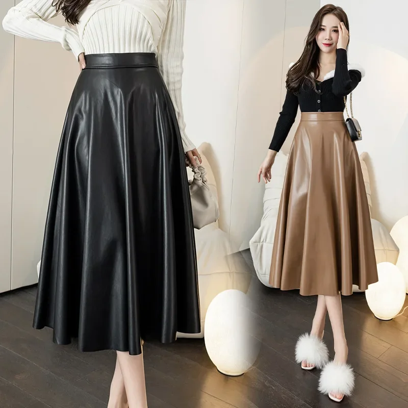 2025 women's autumn model covers the hips and looks thin, with a big black pendulum and a half-body pu dress.