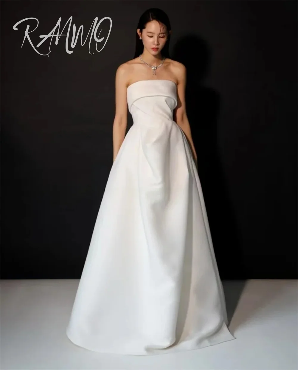 Ranmo 2025 พรีเมี่ยมที่กําหนดเองคลาสสิกซาตินชุดแต่งงานที่ไม่มีสายหนังชุดบอล Ruched สายชุดเจ้าสาวโรแมนติกถ่ายภาพ 