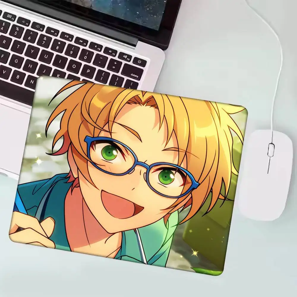 

1pc Music Game Yuuki Makoto Mousepad Small LockEdge For Gamers Computer Desk Pad Rectangular Anti-slip Rubber