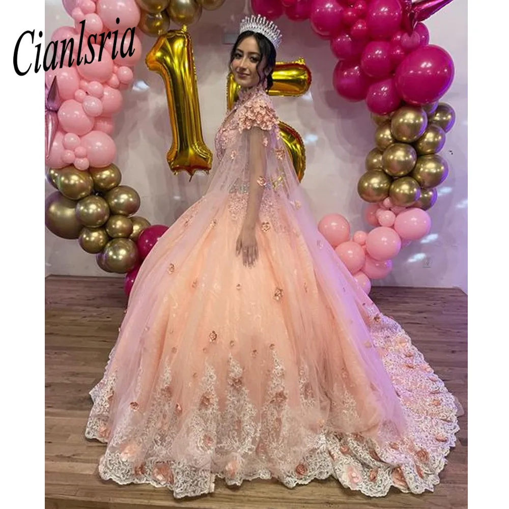 2022 스파클리 볼 가운 Quinceanera 드레스와 케이프 Sweetheart Lace Applique Sweet 16 Dress Party Wear