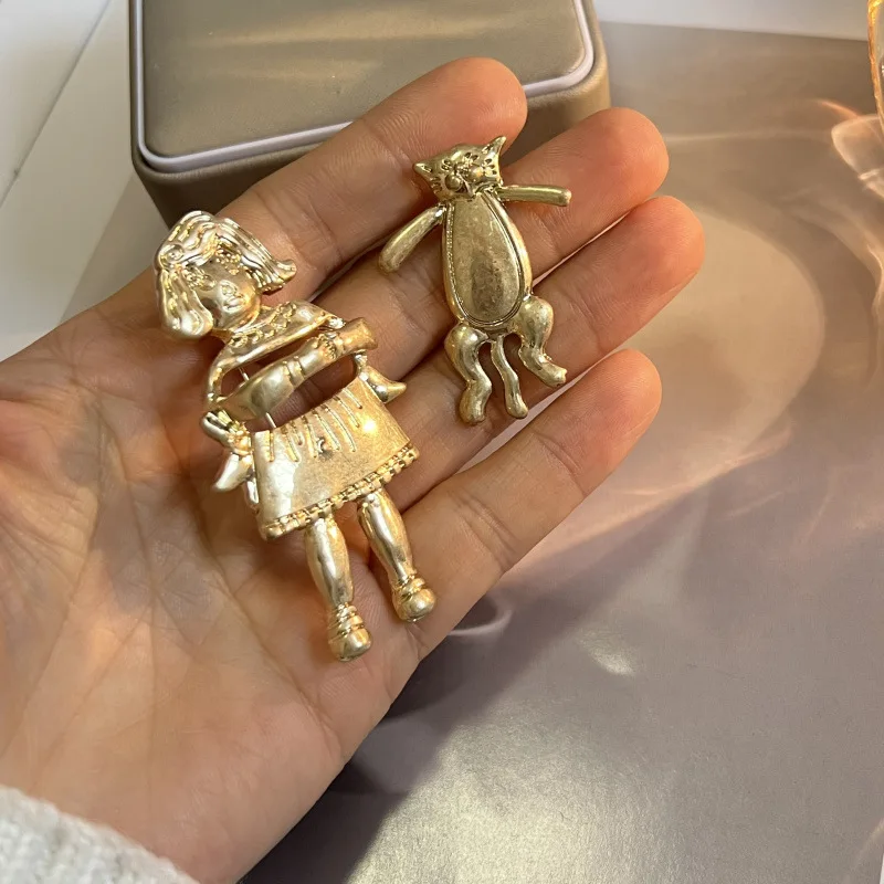 Cute Creative Girl Cat Dismantle Funny Metal Brooch for Women Girl Unique Pin HUANZHI 2024 NEW Dinner Party Skirt Coat Accessory
