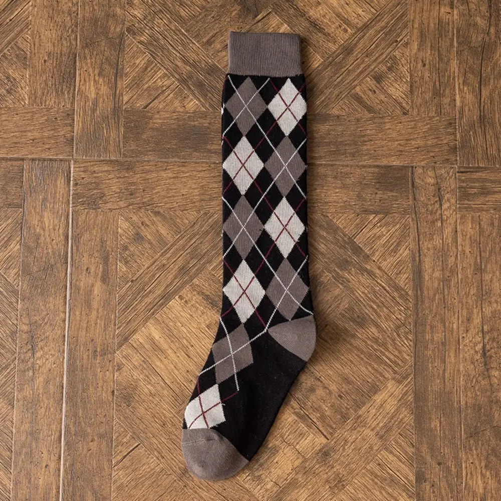 منقوشة شريط تحقق الجوارب الشارع الشهير مطاطا جوارب طويلة إلى الركب الجوارب الأكاديمية الغلاف الجوي النمط البريطاني الجوارب الطويلة فتاة