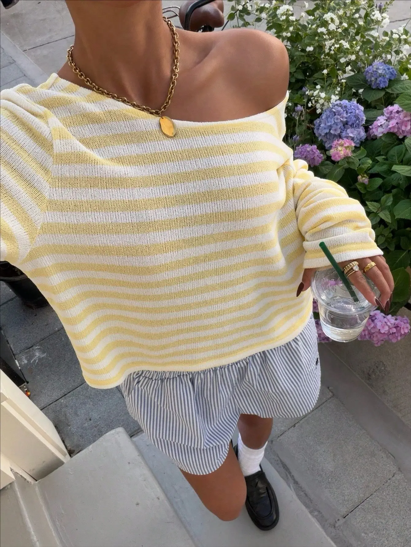 Women Striped Knit Top Fashion Off Shoulder O-neck Long Sleeve Loose T-Shirt Knitted Pullover Autumn Casual Beach Sweater